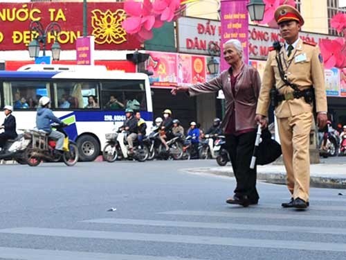 Hanoi, an elegant, civilized city - ảnh 4